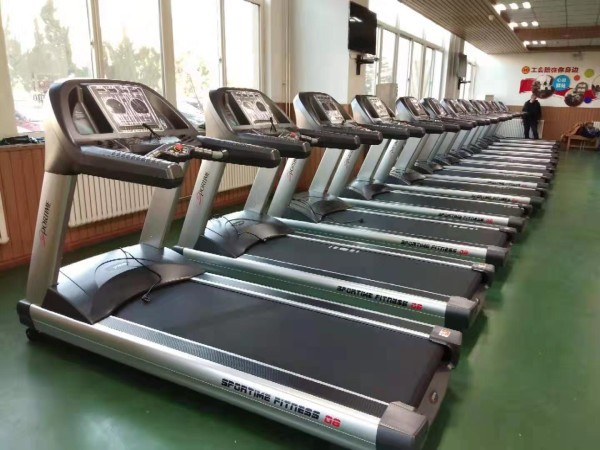 萬華集團(tuán)開發(fā)區(qū)公寓健身房